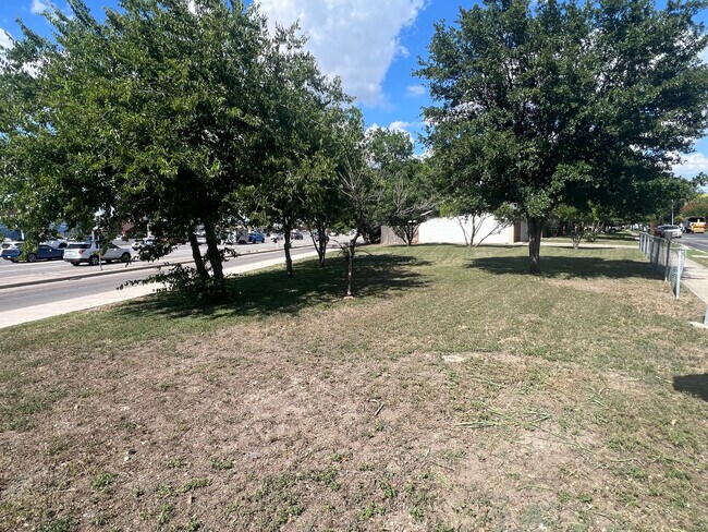 Plus de détails pour 179 Marlena Dr, San Antonio, TX - Bureau à vendre