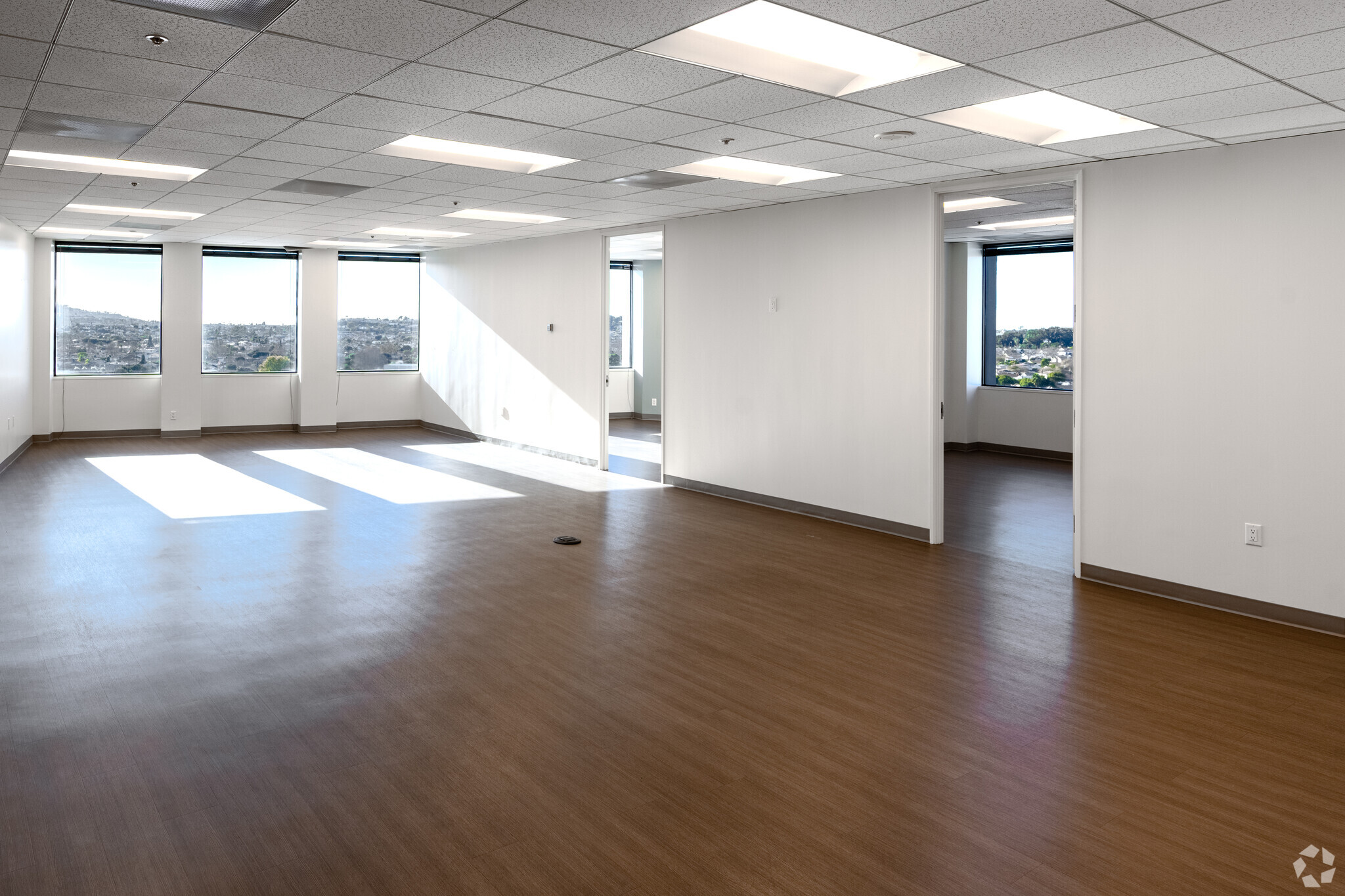 21515 Hawthorne Blvd, Torrance, CA for lease Interior Photo- Image 1 of 6