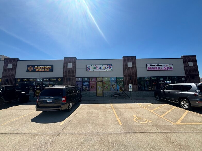 323 N Main St, Chatham, IL for lease - Building Photo - Image 1 of 8