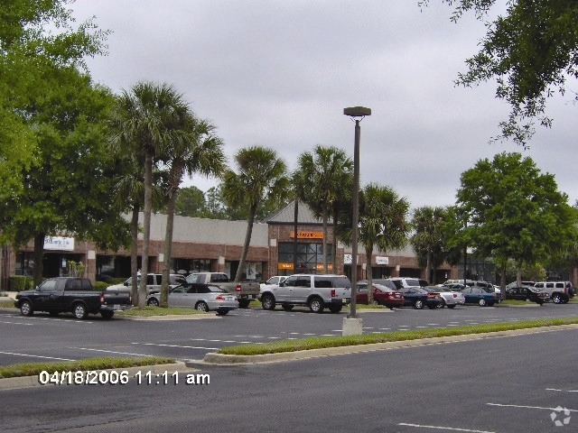 8081 Philips Hwy, Jacksonville, FL for lease - Building Photo - Image 2 of 15