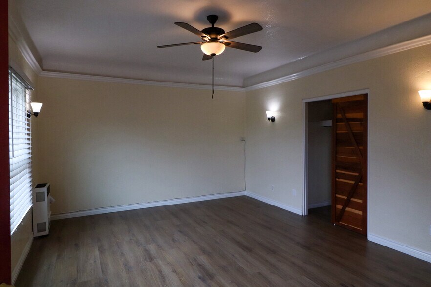 921 N Lacy St, Santa Ana, CA à vendre - Photo intérieure - Image 2 de 38