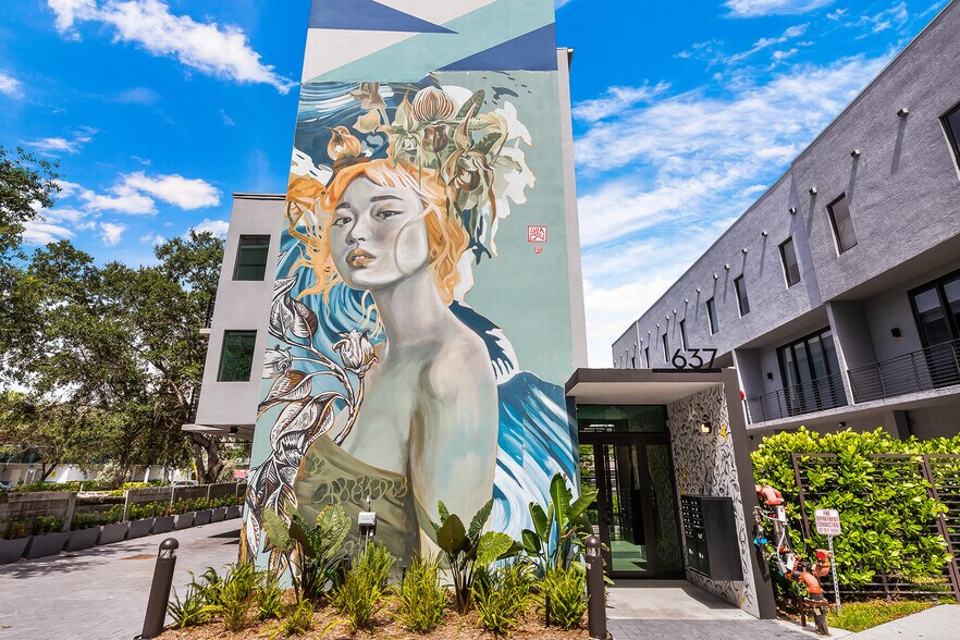 637 NE 4th Ave, Fort Lauderdale, FL à vendre - Photo du bâtiment - Image 2 de 34