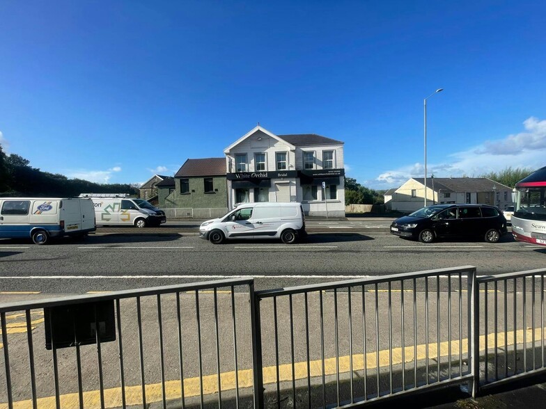 1153 Carmarthen Rd, Swansea for lease - Building Photo - Image 2 of 5