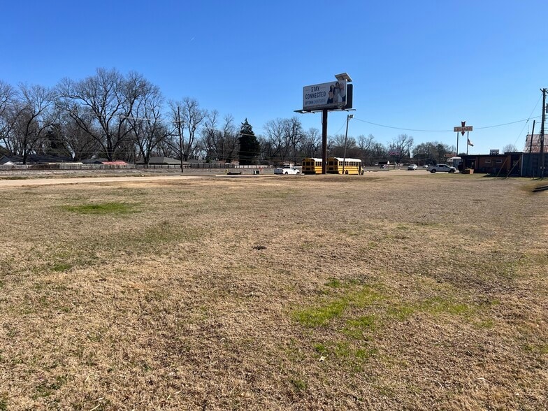3226 Barksdale Blvd, Bossier City, LA à vendre - Photo du bâtiment - Image 2 de 3