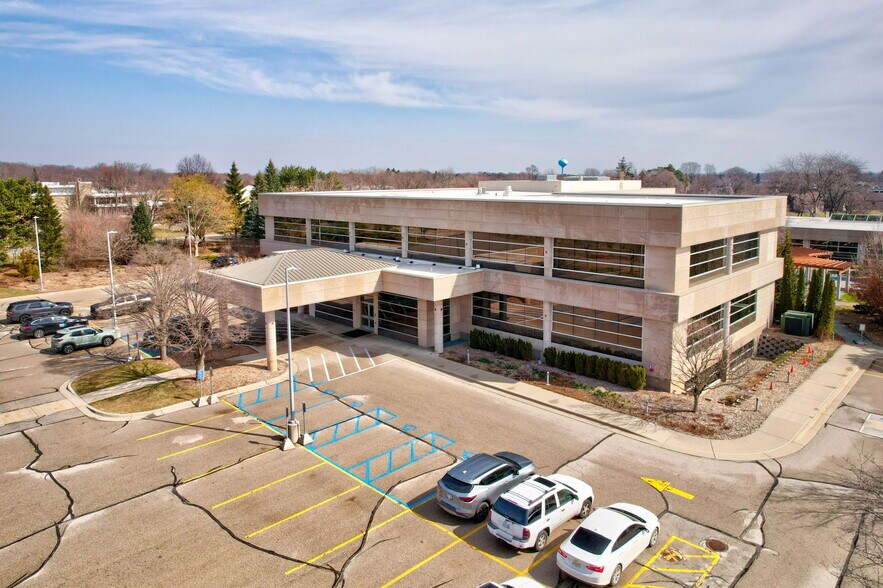 1 Mutual Ave, Frankenmuth, MI à louer - Photo du bâtiment - Image 2 de 18