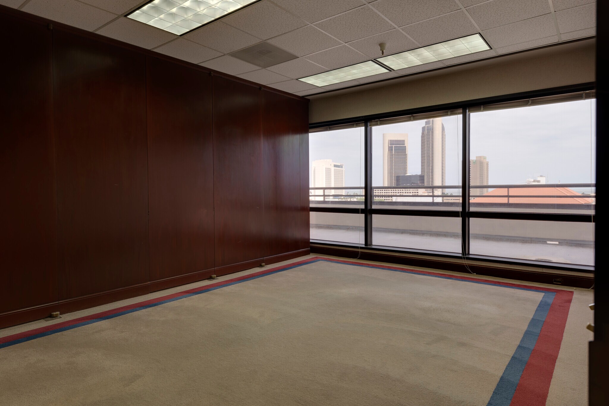 802 N Carancahua St, Corpus Christi, TX for lease Interior Photo- Image 1 of 14