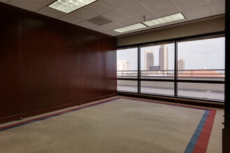 802 N Carancahua St, Corpus Christi, TX for lease Interior Photo- Image 1 of 14