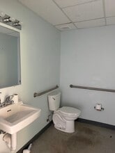 4934-4938 Poplar Ave, Memphis, TN for lease Interior Photo- Image 2 of 9