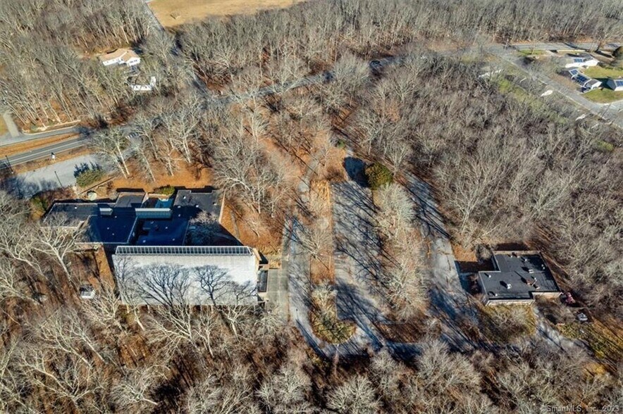 231 Gungywamp Rd, Groton, CT à vendre - Photo du bâtiment - Image 3 de 12