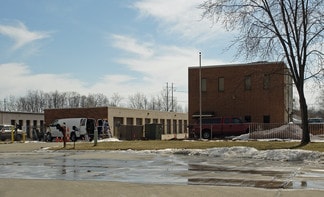 Plus de détails pour 10001 York Theta Dr, North Royalton, OH - Bureau à louer