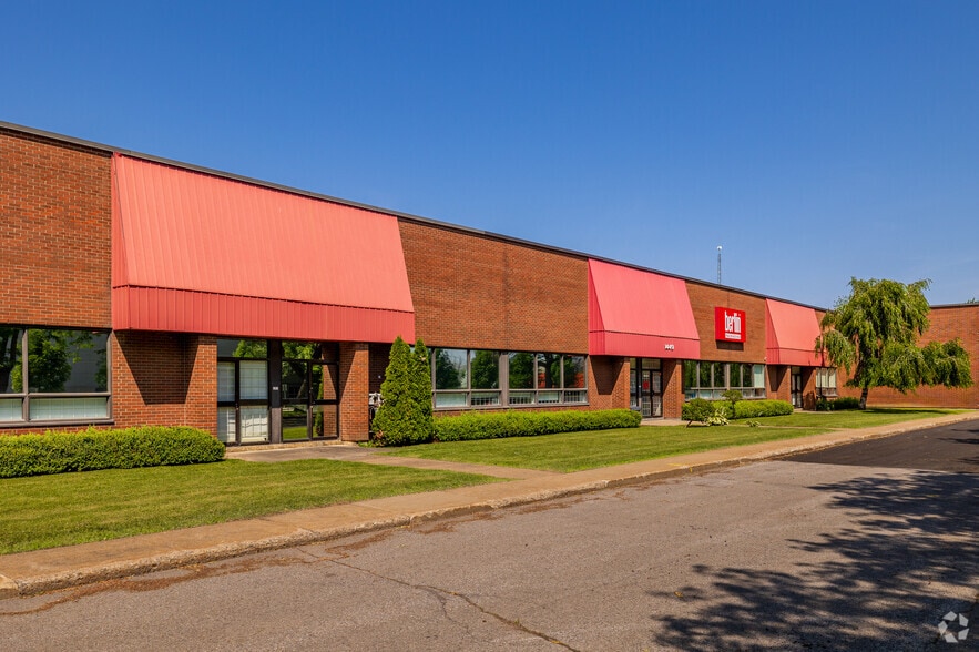4605-4645 Rue Fairway, Montréal, QC à louer - Photo du bâtiment - Image 3 de 6
