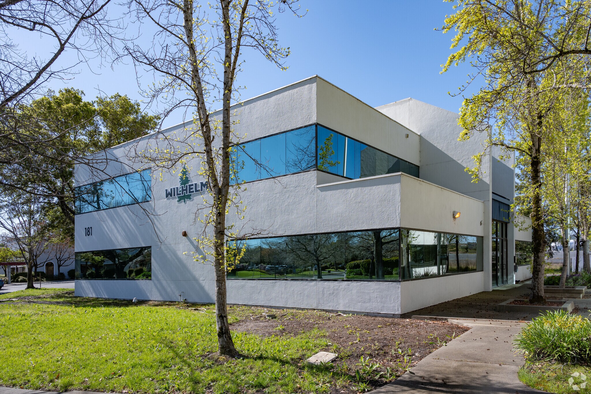 181 Lynch Creek Way, Petaluma, CA for lease Building Photo- Image 1 of 10