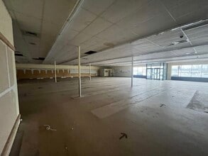 735 Belmont St, Brockton, MA à louer Photo intérieure- Image 1 de 7