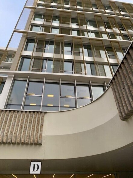 3 Avenue Du Centre, Guyancourt à louer - Photo du bâtiment - Image 3 de 9