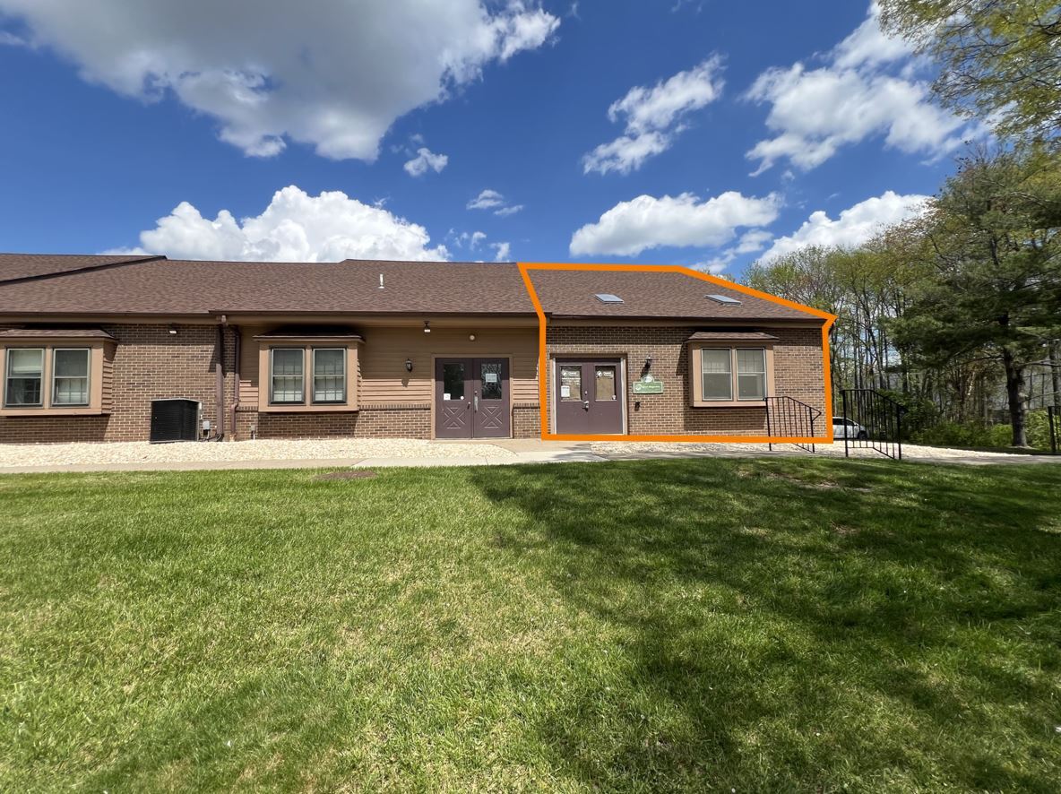 1609 Woodbourne Rd, Levittown, PA à vendre Photo du bâtiment- Image 1 de 9