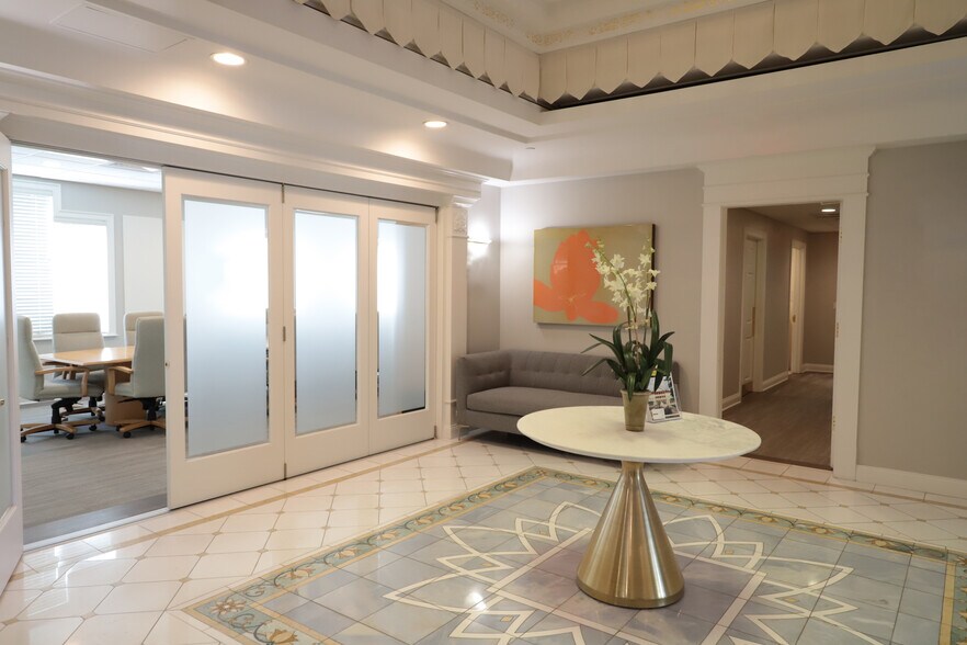 10210 Grogans Mill Rd, The Woodlands, TX à louer - Photo intérieure - Image 3 de 9