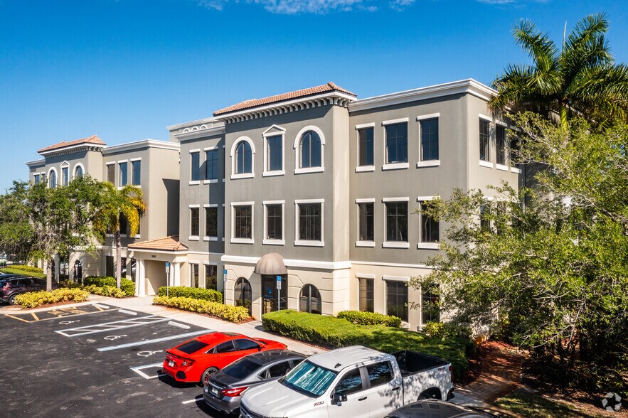 10600 Chevrolet Way, Estero, FL à louer - Photo principale - Image 1 de 7