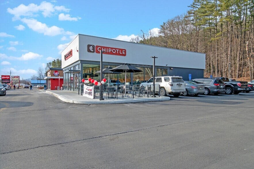 384 Washington St, Claremont, NH à vendre - Photo du bâtiment - Image 2 de 5