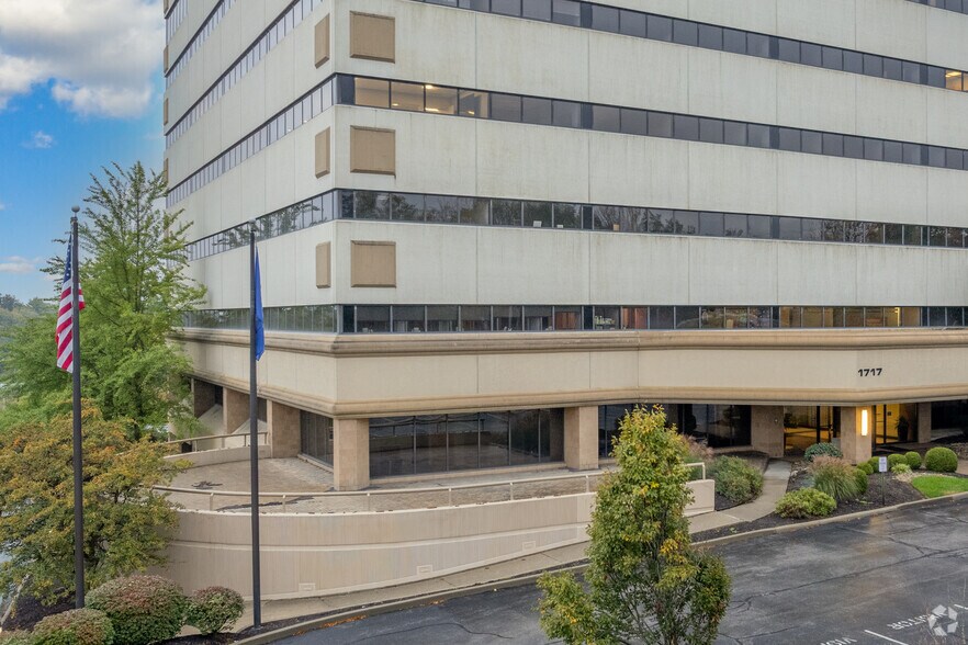 1717 Dixie Hwy, Ft Wright, KY à louer - Photo du bâtiment - Image 2 de 21