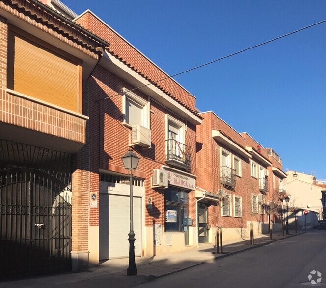 Calle Manuel Mac-Crohon, 52, Morata de Tajuña, Madrid for lease - Primary Photo - Image 1 of 2