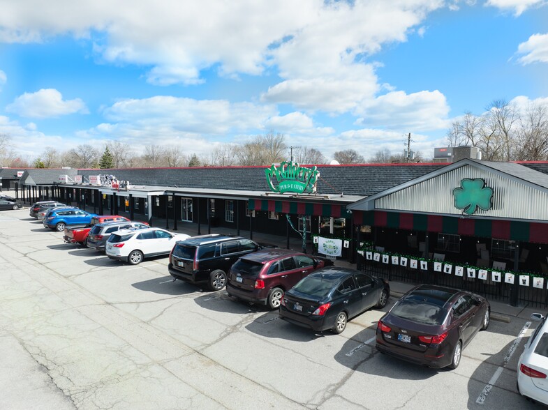 3009 - 3089 High School Road Center portfolio of 2 properties for sale on LoopNet.ca - Building Photo - Image 3 of 4