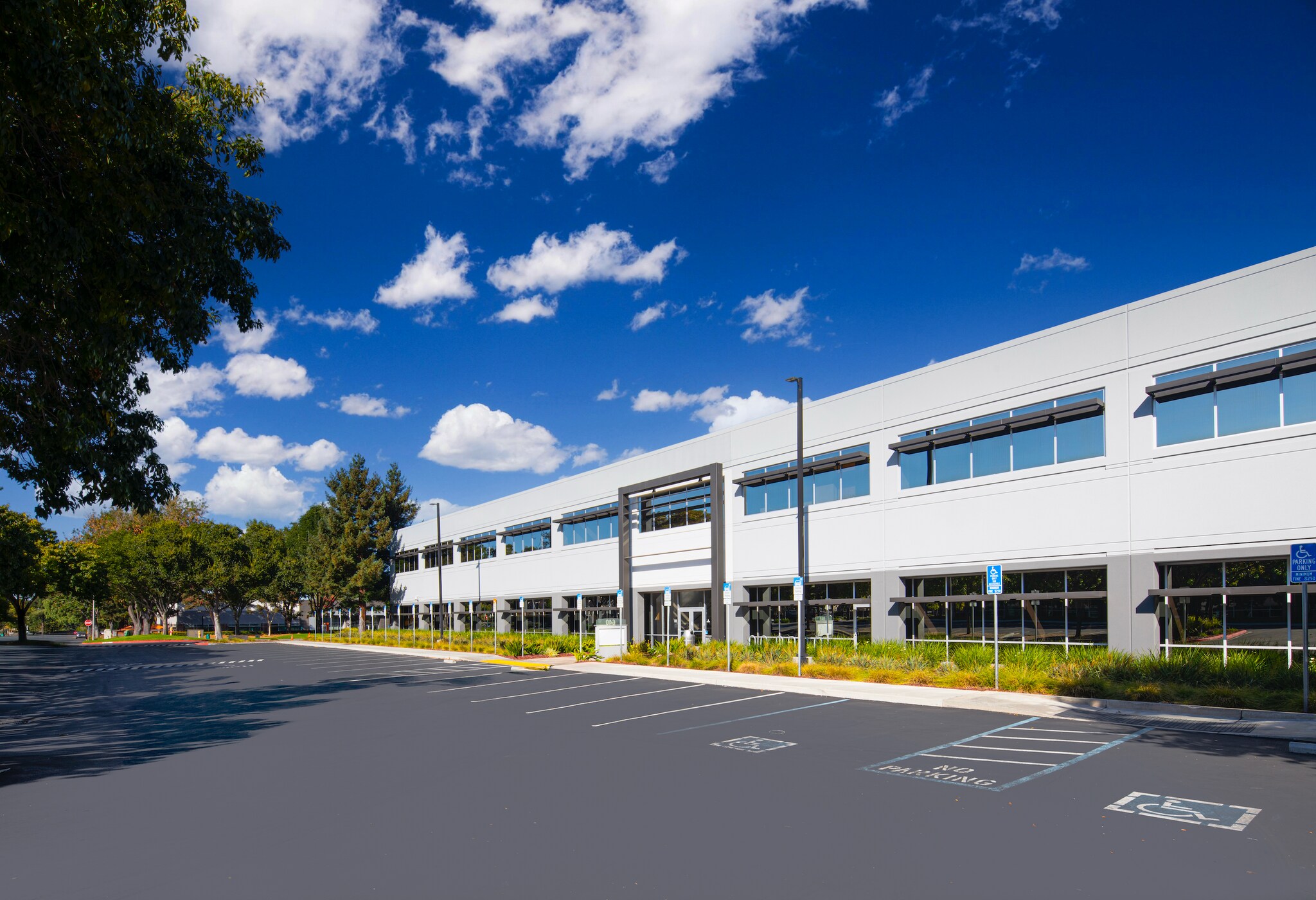 640 W California Ave, Sunnyvale, CA à louer Photo principale- Image 1 de 13