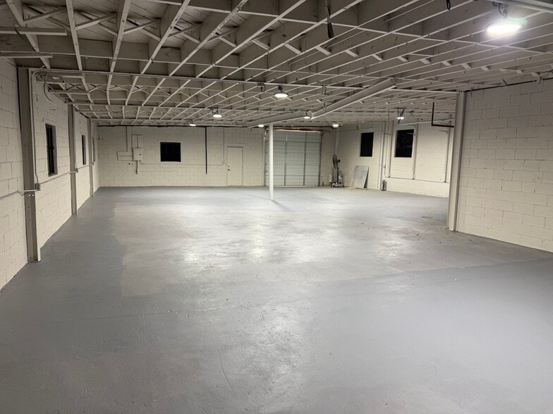 235 S Hill St, Buford, GA for lease - Interior Photo - Image 3 of 4