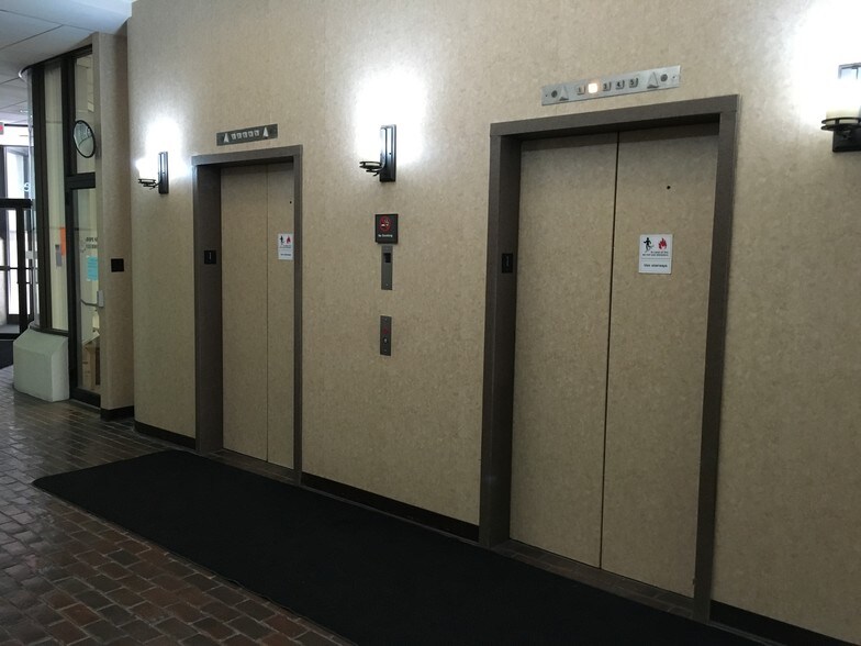 19 N 6th St, Reading, PA à louer - Hall d’entrée - Image 3 de 75