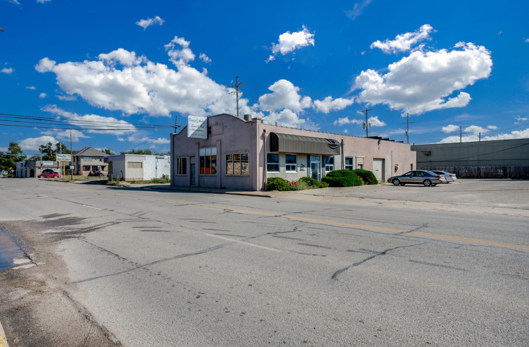 410 N Adams St, Hutchinson, KS for lease Primary Photo- Image 1 of 6