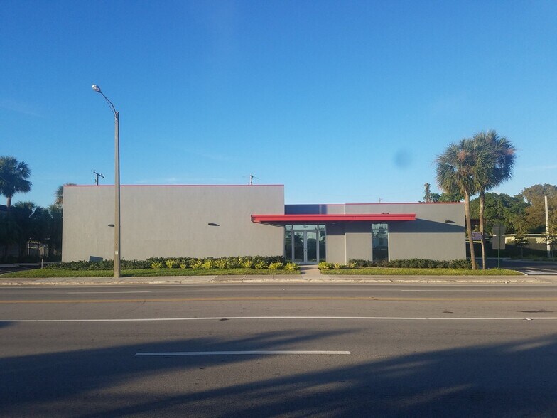 1921 Pembroke Rd, Hollywood, FL for lease - Building Photo - Image 2 of 25