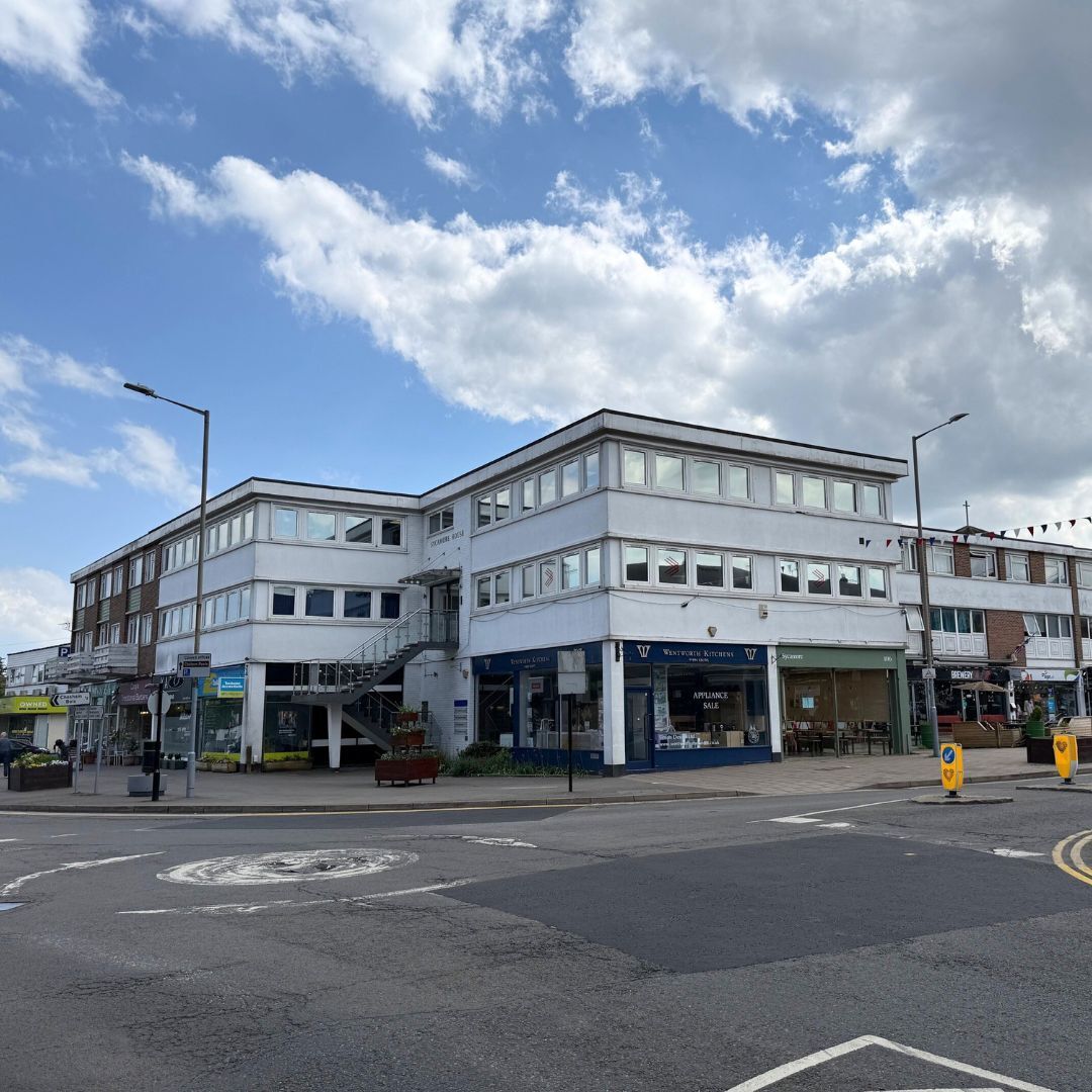 Woodside Rd, Amersham for lease Primary Photo- Image 1 of 2