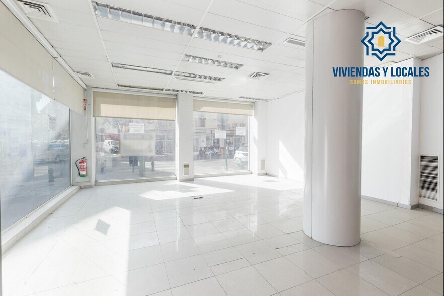 Retail in Granada for sale - Interior Photo - Image 1 of 25