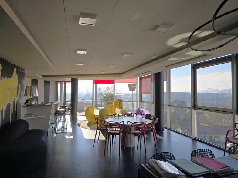 5 Avenue De Poumeyrol, Caluire-et-Cuire for sale - Building Photo - Image 3 of 12