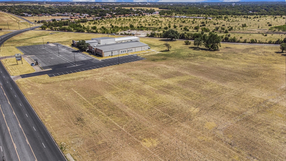 1014 N Nolan River Rd, Cleburne, TX for sale - Primary Photo - Image 1 of 1