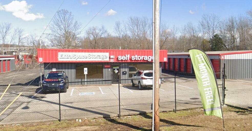 813 N Broadway, Portland, TN for lease - Building Photo - Image 2 of 13