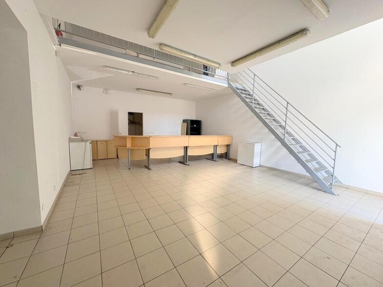Local d'activités dans Achères à vendre - Photo intérieure - Image 3 de 19