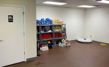 2130-2134 Berkmar Dr, Charlottesville, VA for lease Interior Photo- Image 2 of 4