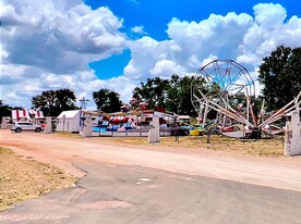 The Wind and Stone Venue and Fun Park - Terrain de camping