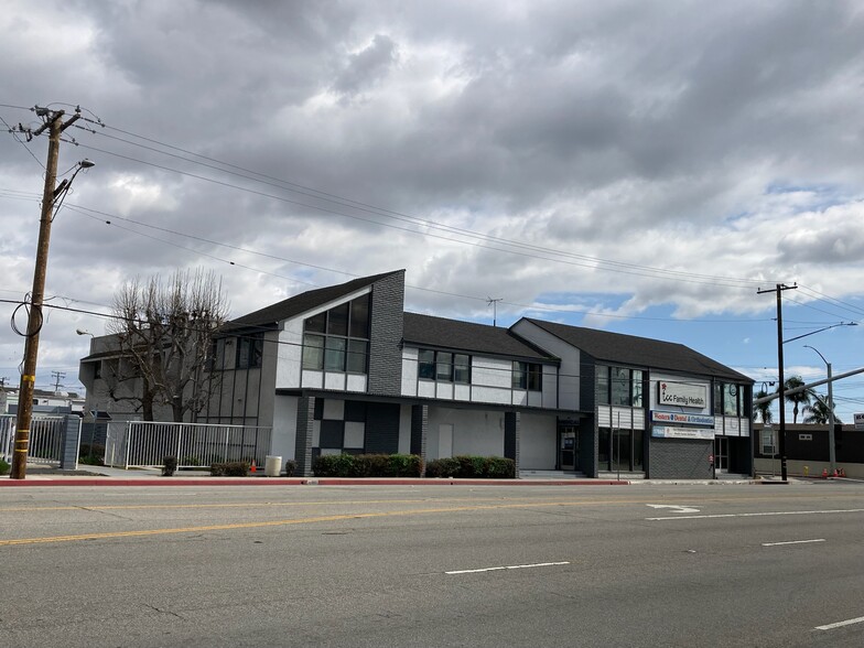 17660 Lakewood Blvd, Bellflower, CA for lease - Building Photo - Image 1 of 3