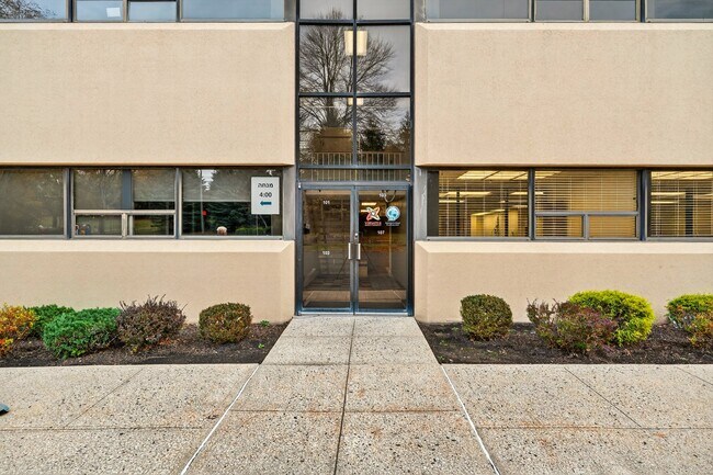 More details for 80 Red Schoolhouse Rd, Chestnut Ridge, NY - Office for Lease