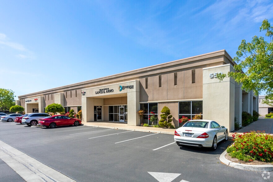 550 W Alluvial Ave, Fresno, CA for lease - Building Photo - Image 3 of 7