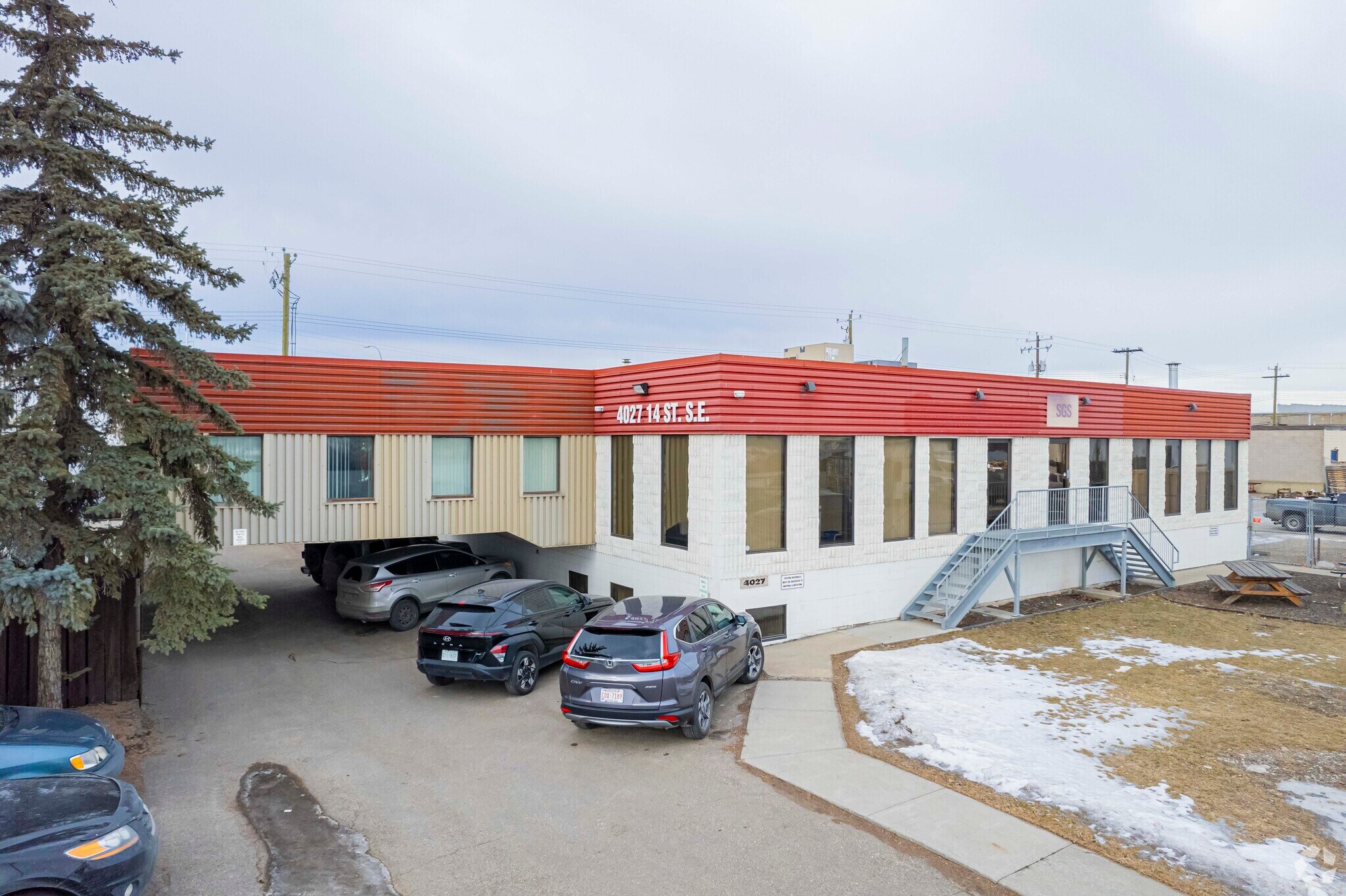 4027 14th St SE, Calgary, AB à vendre Photo principale- Image 1 de 1