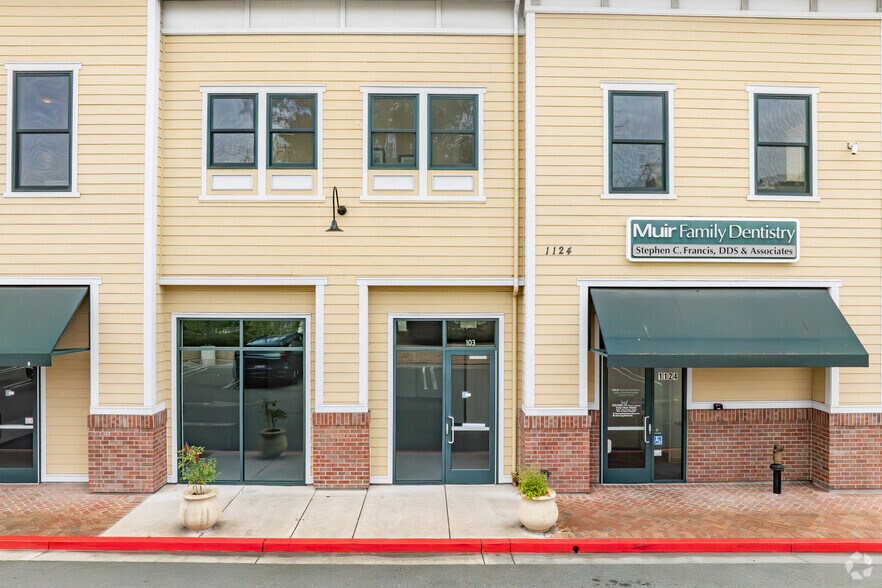 1124 Arnold Dr, Martinez, CA à louer - Photo du bâtiment - Image 2 de 3