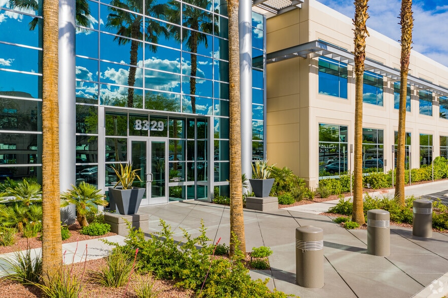 8329 W Sunset Rd, Las Vegas, NV for lease - Building Photo - Image 3 of 3