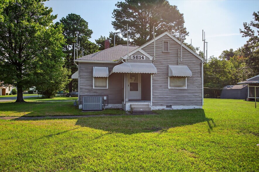 5812 Jefferson Ave, Newport News, VA à vendre - Photo principale - Image 1 de 28