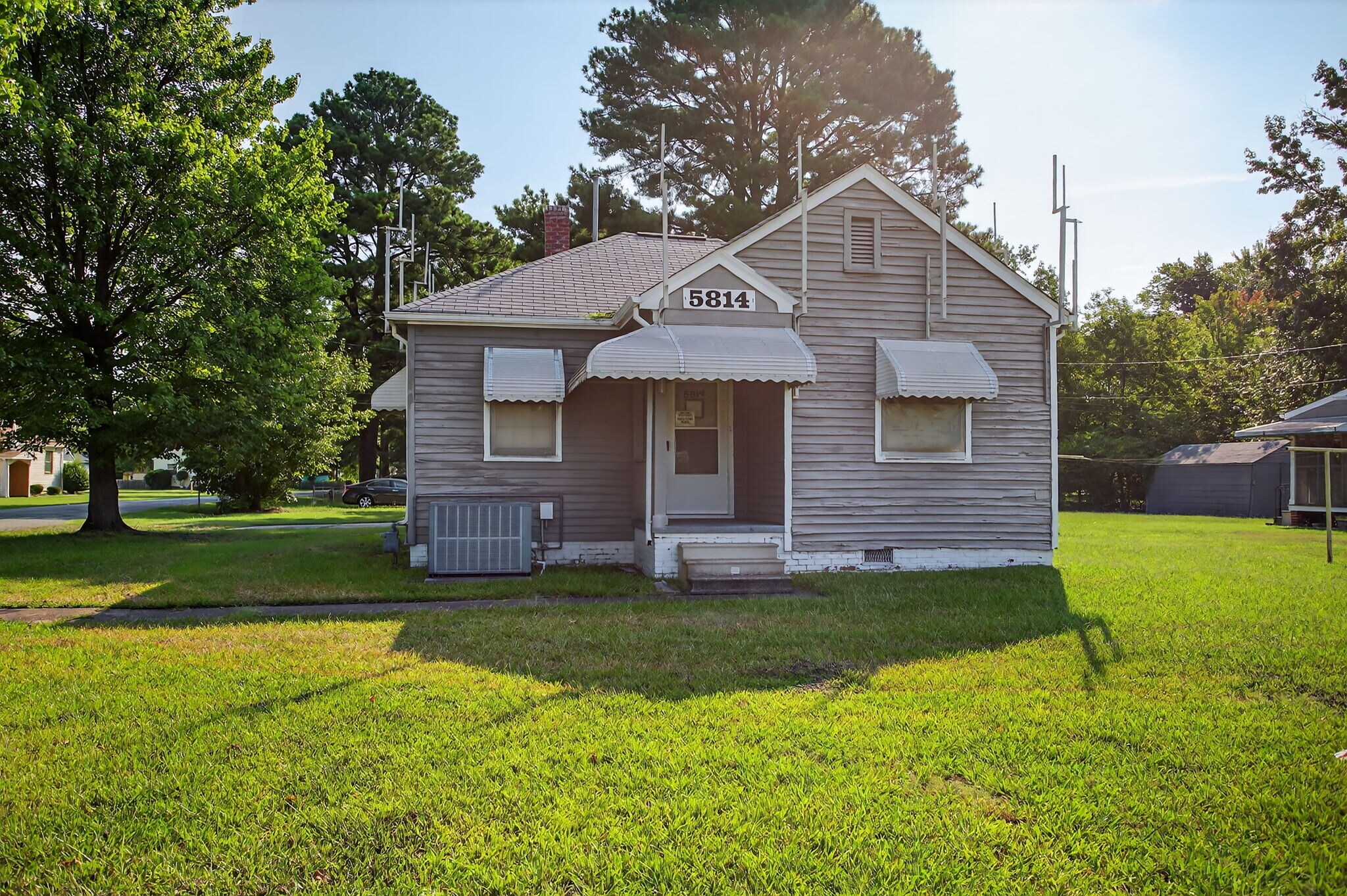 5812 Jefferson Ave, Newport News, VA à vendre Photo principale- Image 1 de 29
