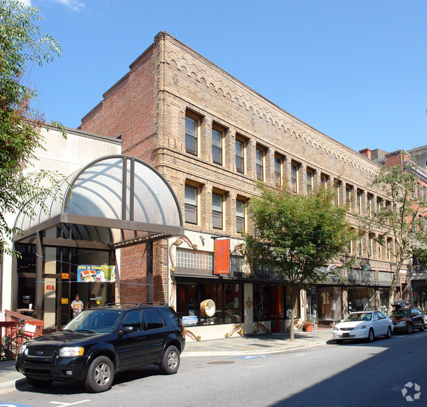 57-63 Haywood St, Asheville, NC à vendre - Photo principale - Image 1 de 1