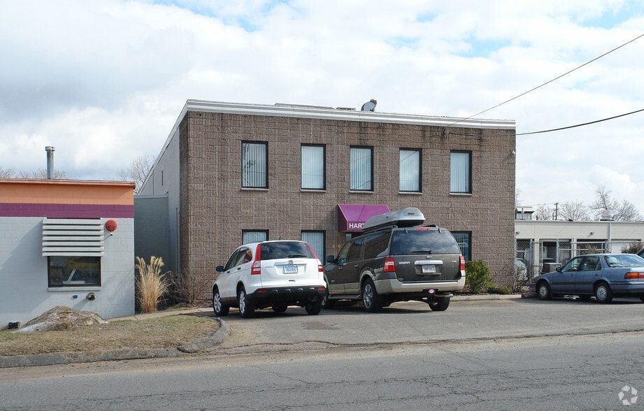 376 Ledyard St, Hartford, CT for lease - Building Photo - Image 2 of 25