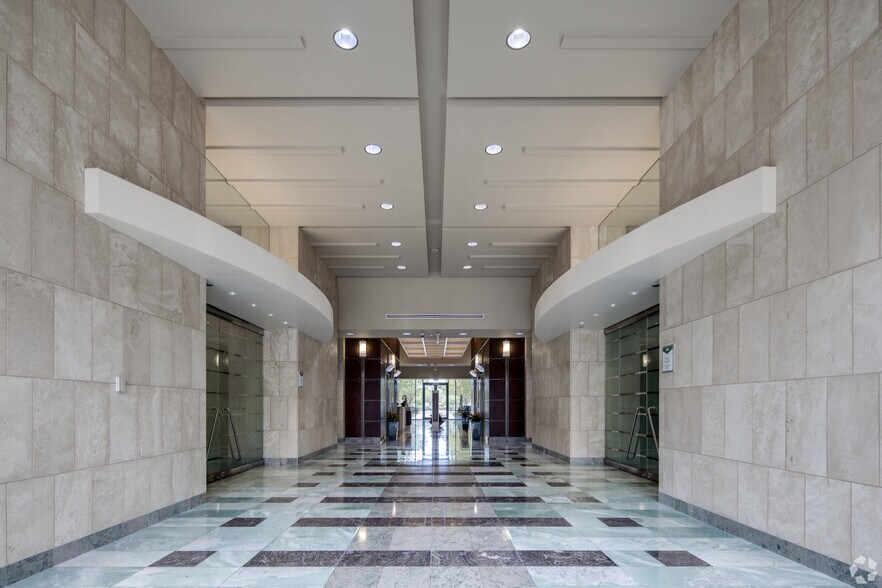 4901 Vineland Rd, Orlando, FL à louer - Photo intérieure - Image 2 de 19