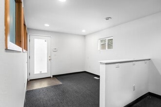 909 SE 2nd St, Bend, OR for lease Building Photo- Image 2 of 13